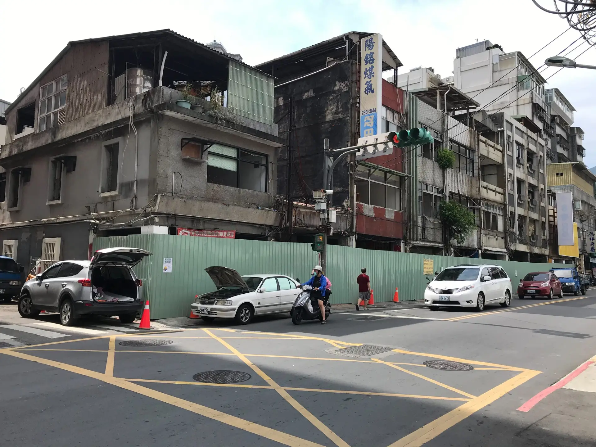 台北市北投區中央南路原址現況-興富發當代文匯